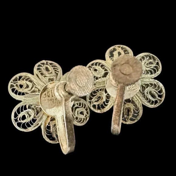 Vintage MADE IN MEXICO Sterling Silver Filigree Flower Cluster Earrings Screw On - Picture 4 of 6